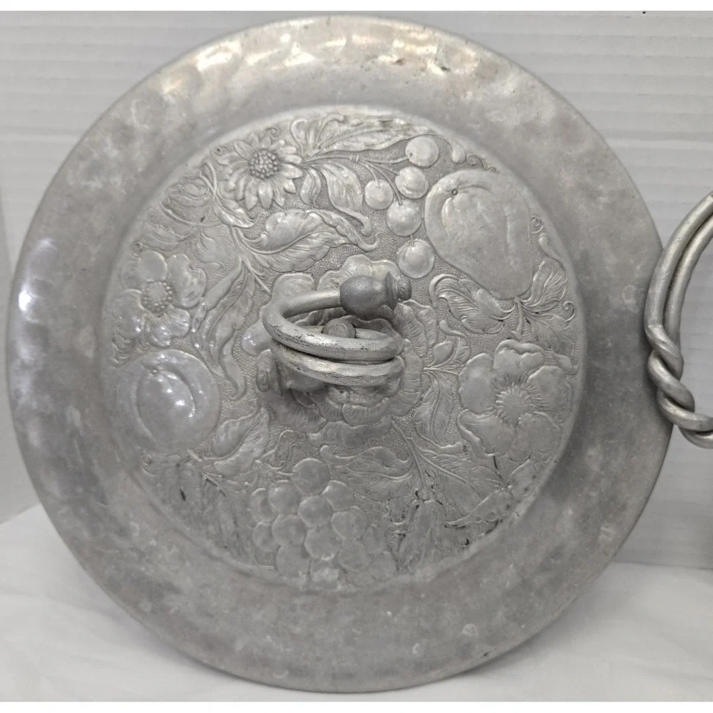 Vintage Hand Forged Hammered Aluminum Cromwell Metal Casserole Dish w/Floral Lid